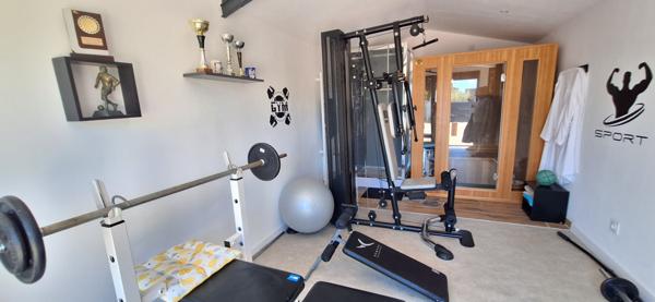 Maison Contemporaine d'exception à Bourg-en-Bresse - 5 pièces, 148 m², calme et proche commodités