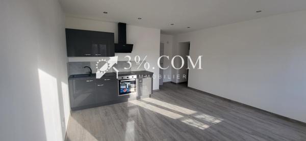 Immeuble
                                                                                                                                                
                                                                                                                                                
                                                                                                                                                
                                                    
                                                                                                                                                                                                                                                                                                                        220  m²
