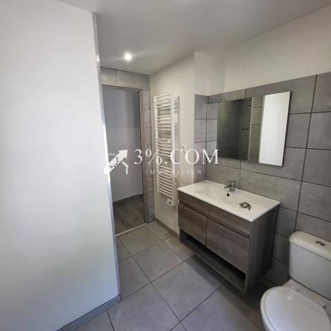 Immeuble
                                                                                                                                                
                                                                                                                                                
                                                                                                                                                
                                                    
                                                                                                                                                                                                                                                                                                                        220  m²