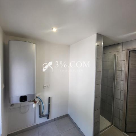 Immeuble
                                                                                                                                                
                                                                                                                                                
                                                                                                                                                
                                                    
                                                                                                                                                                                                                                                                                                                        220  m²