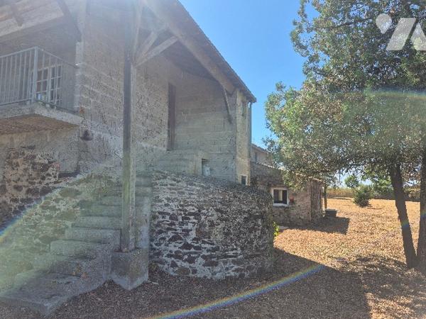 Maison en campagne avec grange habilitable sur une propriété de 7200 m² environ
