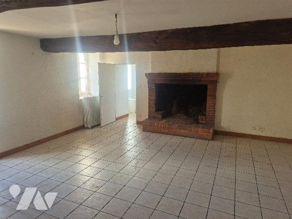 Maison en campagne avec grange habilitable sur une propriété de 7200 m² environ