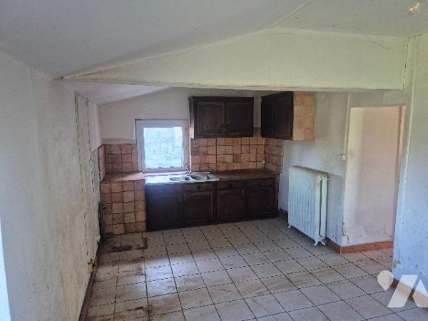 Maison en campagne avec grange habilitable sur une propriété de 7200 m² environ