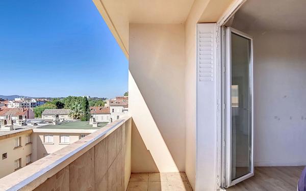 Appartement à vendre    3 pièces • 52 m2 Toulon