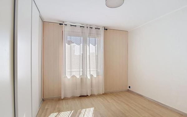 Appartement à vendre    3 pièces • 52 m2 Toulon