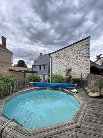 Maison ancienne à vendre à Thouarcé - 3 chambres - Jardin clos, proche des commodités