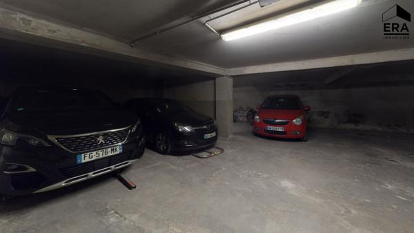 NICE - FLEURS : UN BEAU GARAGE FACILE D'ACCÈS.