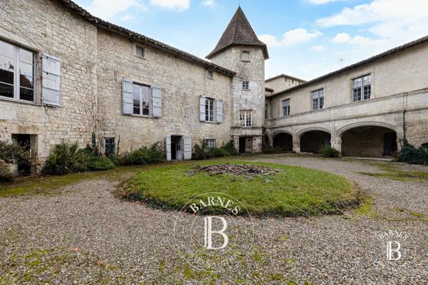 Lectoure, Château 9 Chambres  à vendre