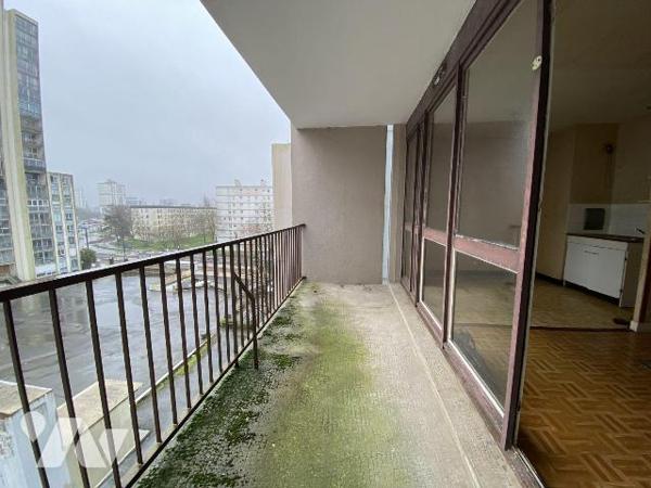 Secteur Bellevue - Situé au 4 étage avec ascenseur d'un immeuble en dalle béton, cet appartemen...