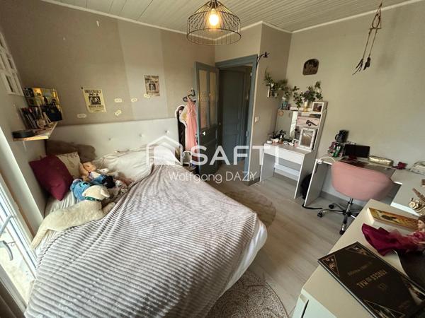 Maison de ville en pierre avec fort potentiel