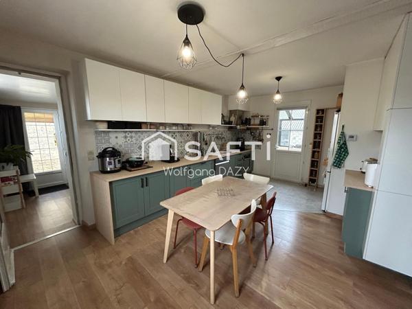 Maison de ville en pierre avec fort potentiel