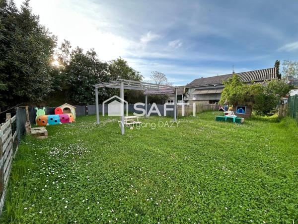 Maison de ville en pierre avec fort potentiel