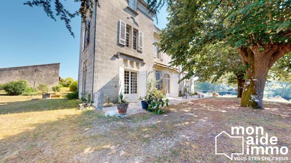 Chateau avec dépendances sur 23 hectares
