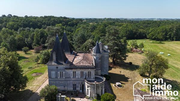 Chateau avec dépendances sur 23 hectares