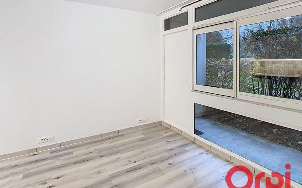 Appartement à louer    2 pièces • 15,50 m2 Massy