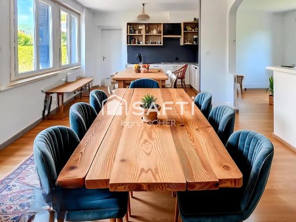 Idéalement située, proche commodités avec jardin et garage