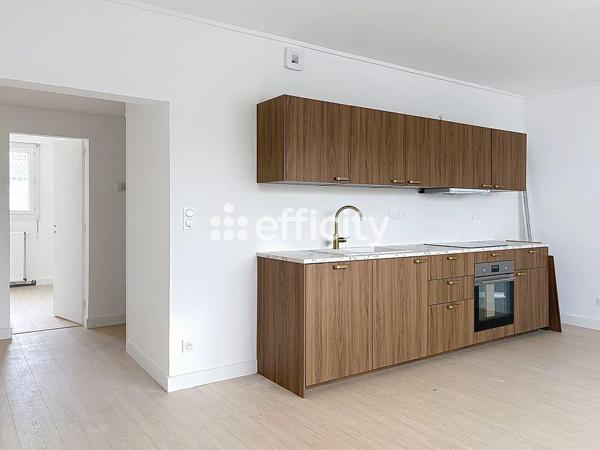 Appartement
         4 pièces
        - 67 m² 255 000 € *