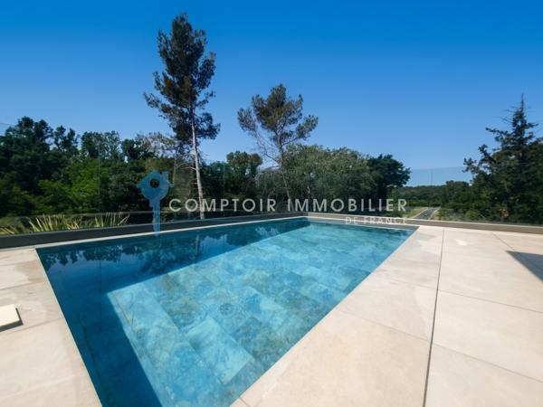 Maison
                                                                                                                                                                                                                                                                                                                        6 pièce(s)                                                                                                                                                                                                          4 chambre(s)                                                                                                                                                                                                          155  m²