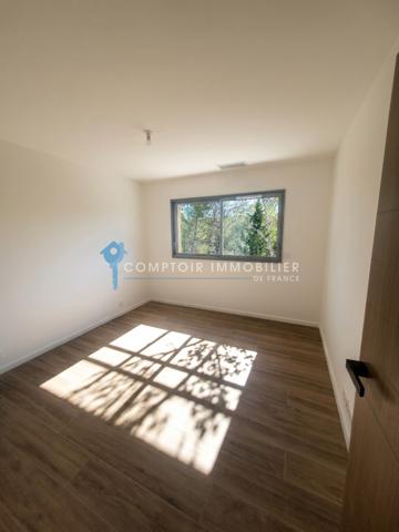 Maison
                                                                                                                                                                                                                                                                                                                        6 pièce(s)                                                                                                                                                                                                          4 chambre(s)                                                                                                                                                                                                          155  m²