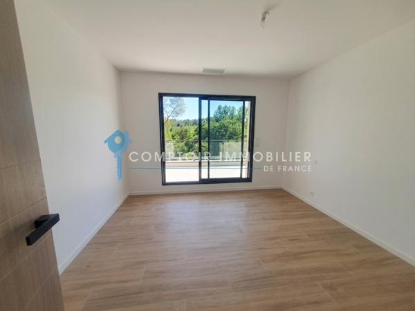 Maison
                                                                                                                                                                                                                                                                                                                        6 pièce(s)                                                                                                                                                                                                          4 chambre(s)                                                                                                                                                                                                          155  m²