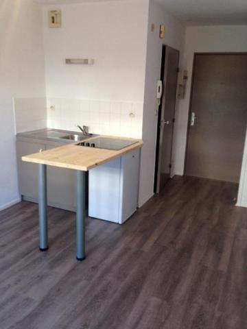 Appartement T1 NANTES Champ de Mars - 18 m2  454 Euros