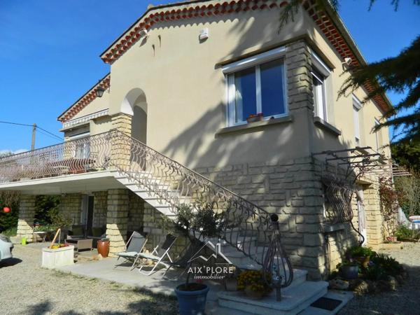 Maison provençal situé dans le hameau de Serres