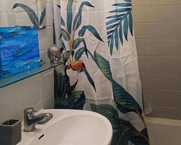 studio très jolie vue sur l'étang