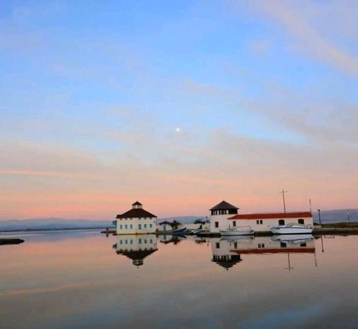 studio très jolie vue sur l'étang