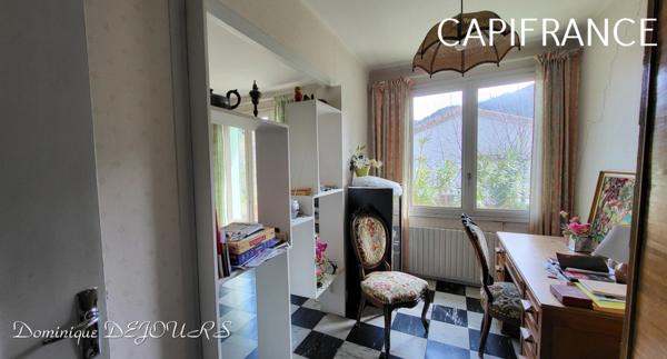 EXCLUSIVITÉ, Ardèche SAINT SAUVEUR DE MONTAGUT - GRANDE MAISON - 4 chambres - Très grands garages en RDC