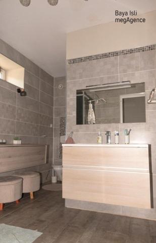 Maison à FIRMINY, 42700 - 7 pièces 159m²