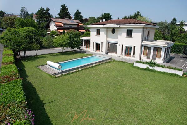 Maison 5 pièces 190m² à vendre à Prévessin-Moëns 01280