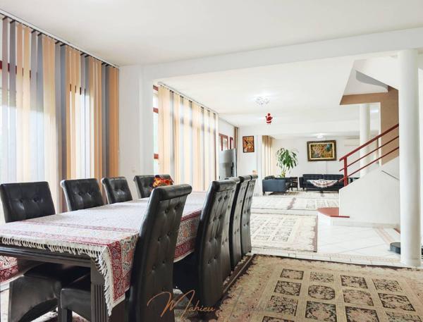 Maison 5 pièces 190m² à vendre à Prévessin-Moëns 01280