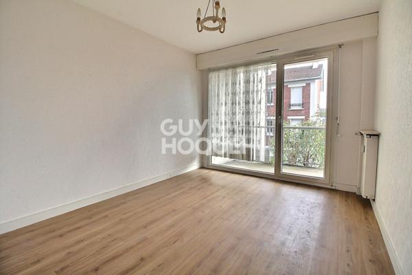 A VENDRE CHAVILLE RIVE DROITE - Appartement t2 avec terrasse , cave et parking en sous-sol