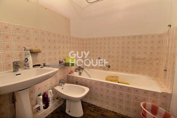 A VENDRE CHAVILLE RIVE DROITE - Appartement t2 avec terrasse , cave et parking en sous-sol