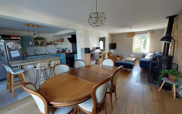 Maison à louer    5 pièces •  Castries