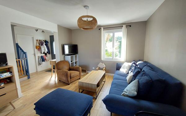 Maison à louer    5 pièces •  Castries