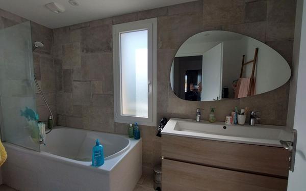 Maison à louer    5 pièces •  Castries