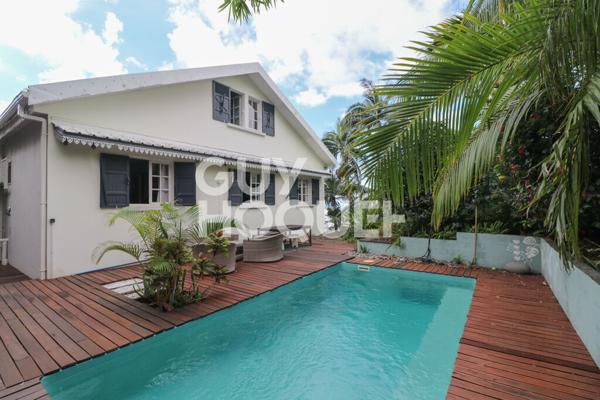 VILLA T6/7 avec piscine + Garage