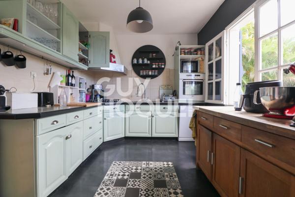 VILLA T6/7 avec piscine + Garage