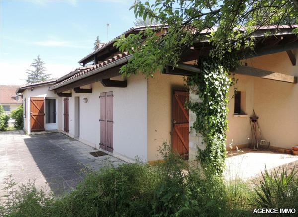 À vendre - Maison individuelle, 6 pièces située à Villefranche-de-Rouergue (12200)