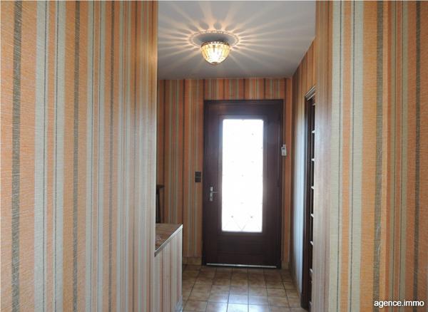 À vendre - Maison individuelle, 6 pièces située à Villefranche-de-Rouergue (12200)