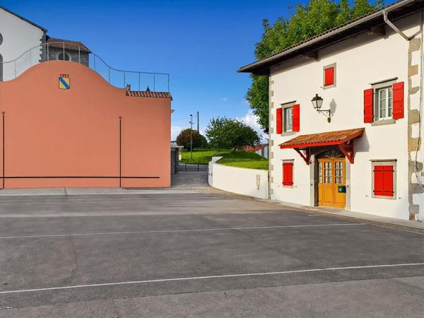 Maison  ancienne rénovée 5 pièce(s) 140 m2 jardin 75 m2