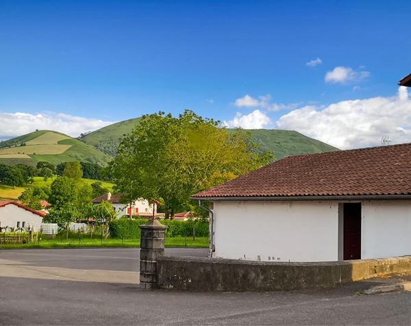 Maison  ancienne rénovée 5 pièce(s) 140 m2 jardin 75 m2