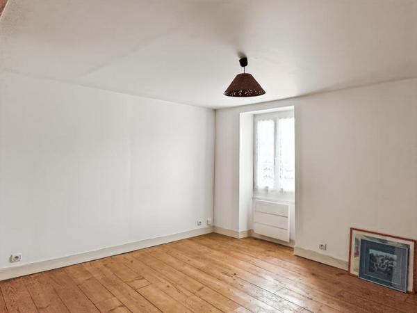 Maison  ancienne rénovée 5 pièce(s) 140 m2 jardin 75 m2