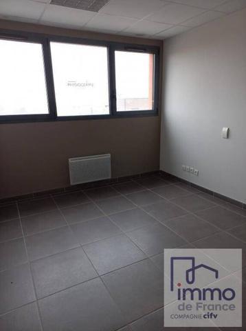 ANDREZIEUX BOUTHEON AXE PASSANBUREAUX EN ETAGE AVEC PARKINGS