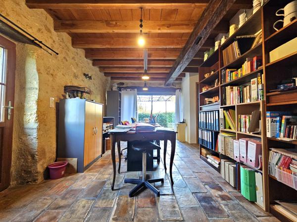 Montréal (32250) MAISON EN PIERRE T5 - 170M² A LA CAMPAGNE / PROCHE MONTREAL