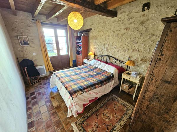 Montréal (32250) MAISON EN PIERRE T5 - 170M² A LA CAMPAGNE / PROCHE MONTREAL