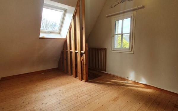 Maison à louer    2 pièces •  Saint-Hernin