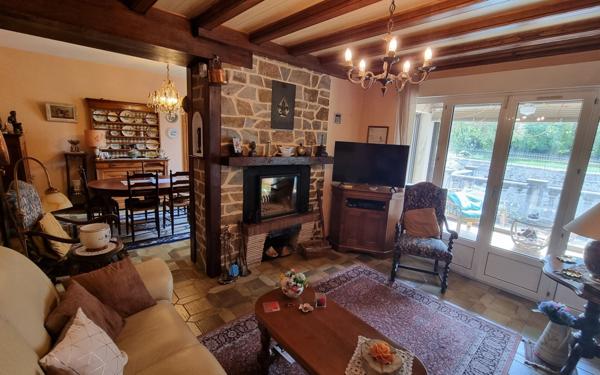 Maison à vendre    6 pièces •  Genouillac