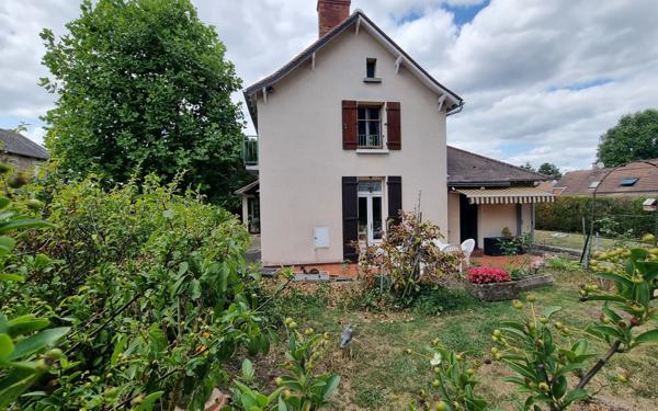 Maison à vendre    6 pièces •  Genouillac